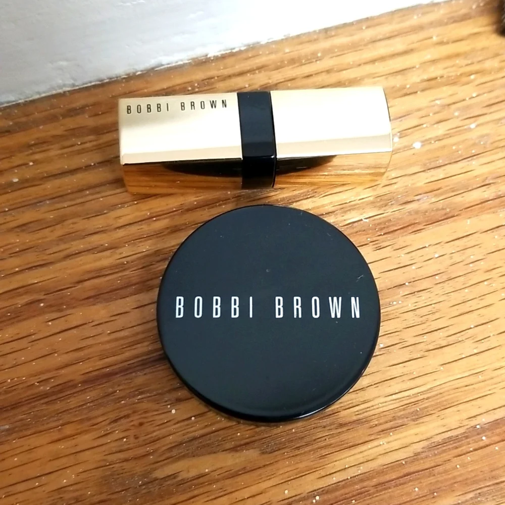 BOBBI BROWN BRONZING POWDER & LIPSTICK